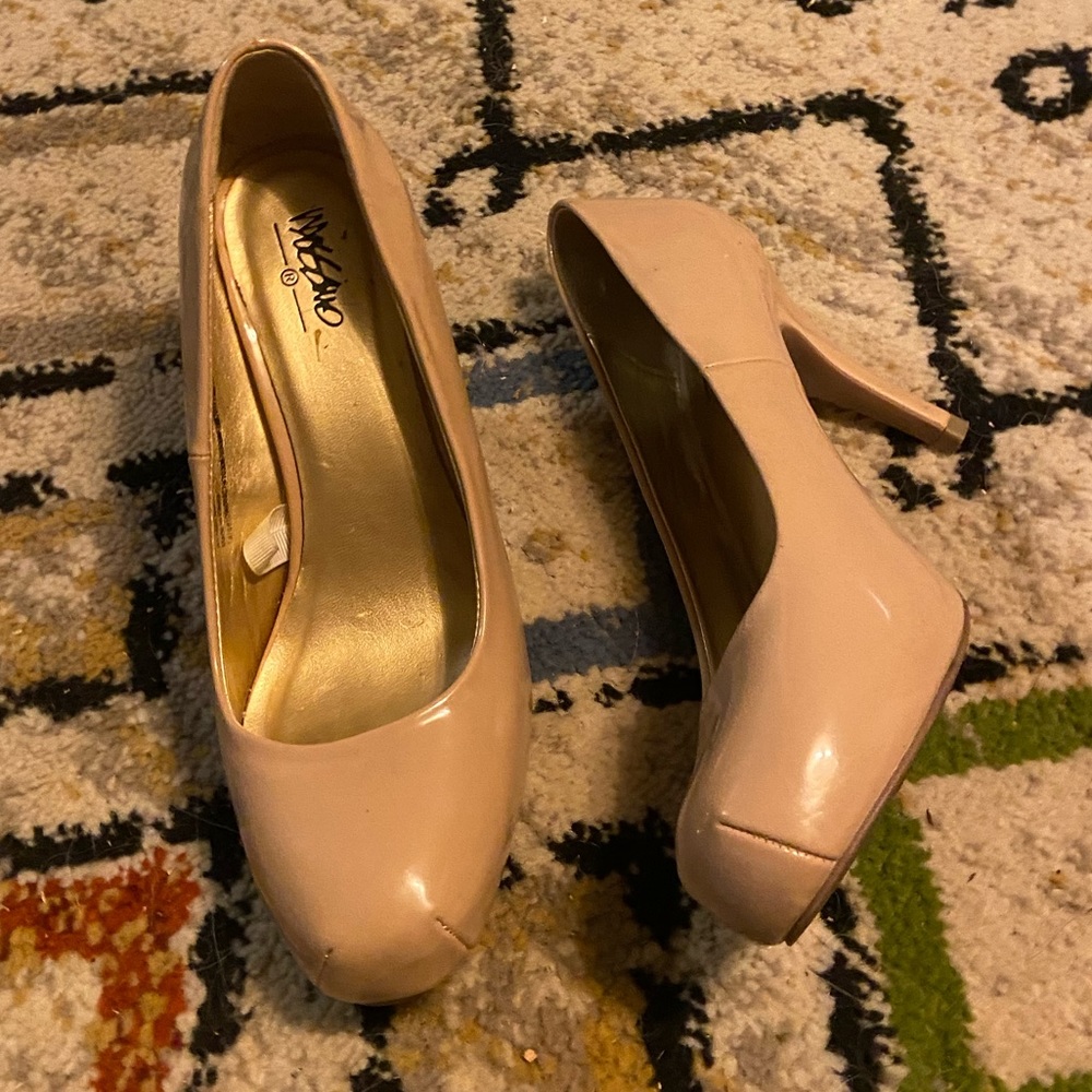 Neutral heels - Picture 2 of 6